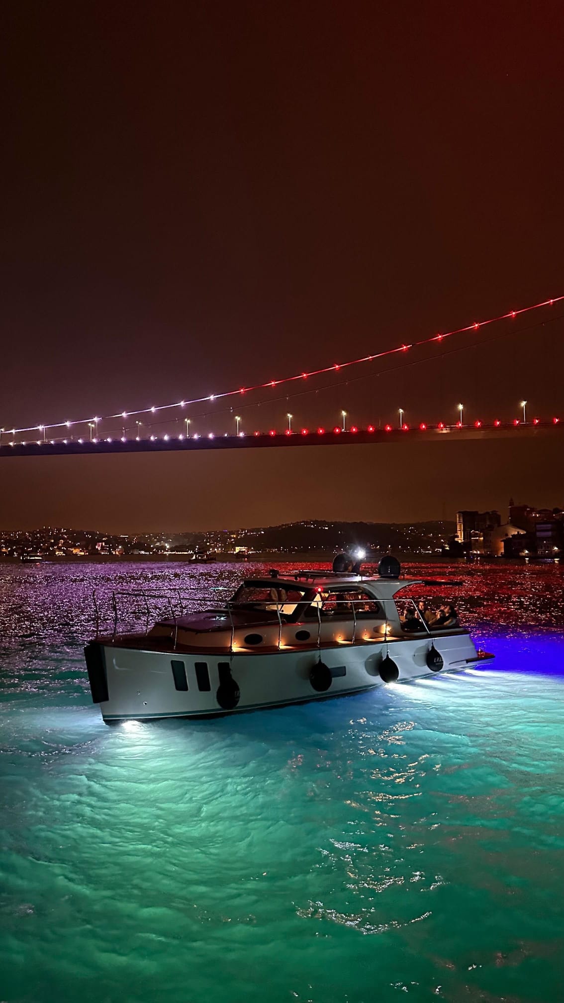Erza | 10 Kişilik Boğaz ve Yüzme Turu Motoryatı - 4. görsel