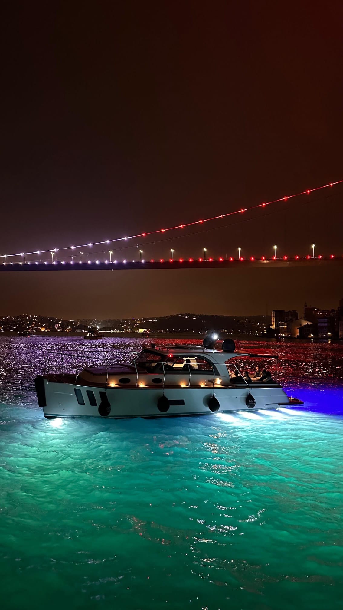12 Metre Lüks Motoryat ile Unutulmaz Boğaz Deneyimi - 1. görsel